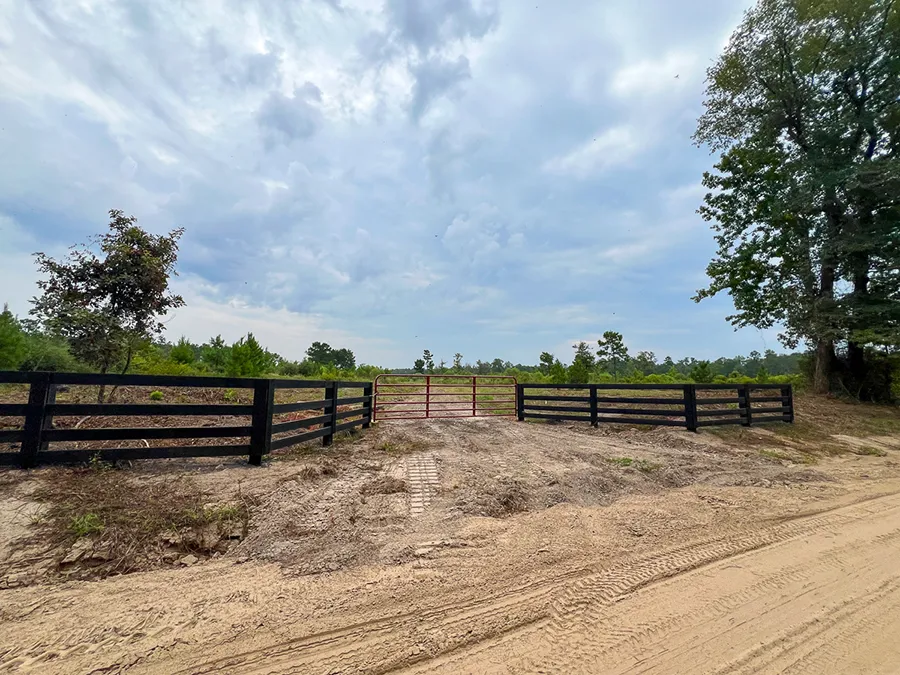 Bardranch Red Gate