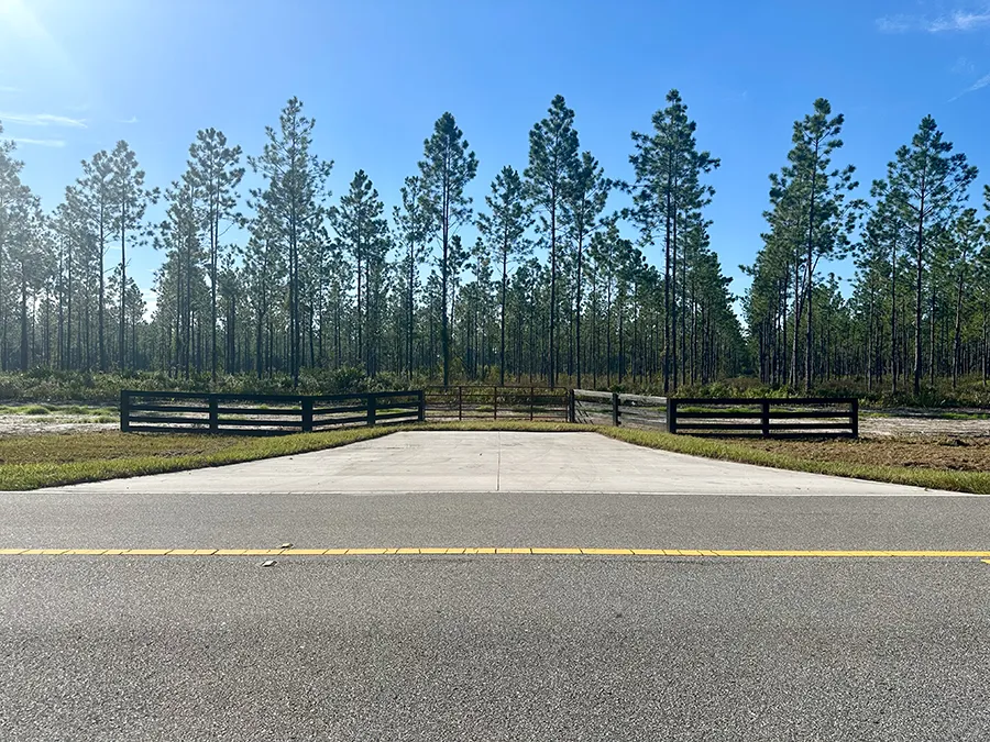 Andrews Grove Gate Horizontal